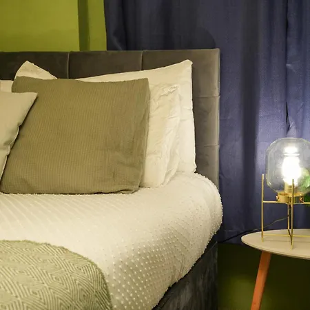 Service Apartment *